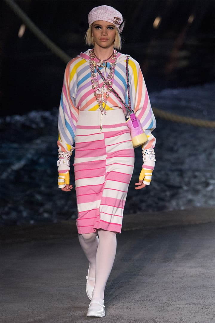 chanel-cruise-2019 runway marine style