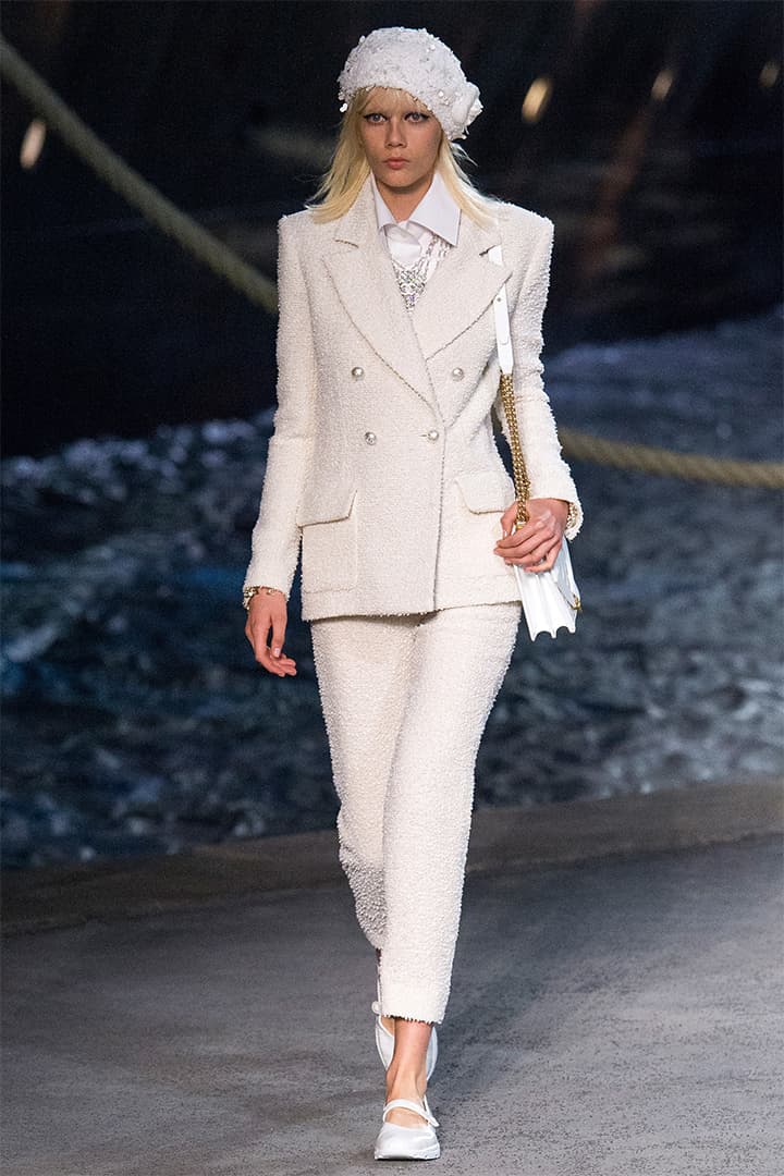 chanel-cruise-2019 runway marine style