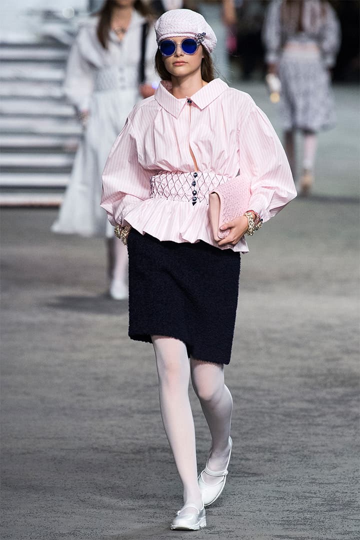 chanel-cruise-2019 runway marine style