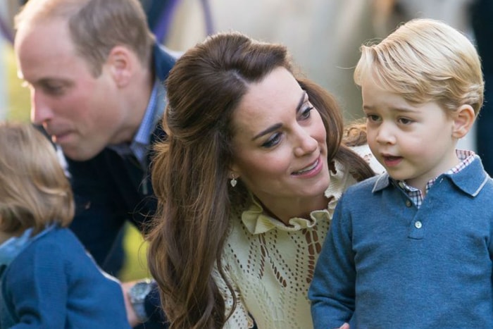 輕鬆穿出王妃氣質！Kate Middleton 最新亮相的 Zara 洋裝又將造成搶購？