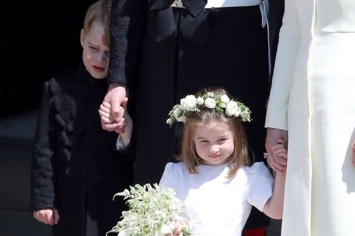 英國《Daily Mail》指喬治小王子婚禮上表現畏縮，惹網民譴責