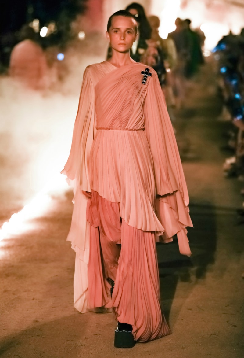 Gucci Cruise 2019 runway resort 2019 look