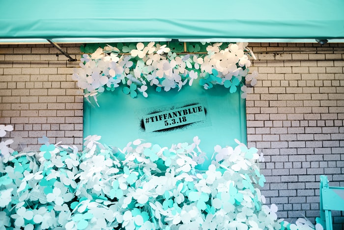 Tiffany & Co. 慶全新「Paper Flowers」系列將面世，以經典 Tiffany Blue 為紐約街頭「染色」！