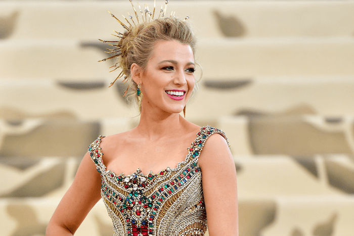 公主出巡!Blake Lively 的 Met Gala 打扮華麗得像真正的皇室成員