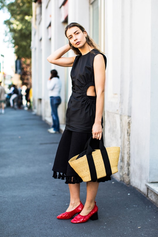 net bag and straw bag street style