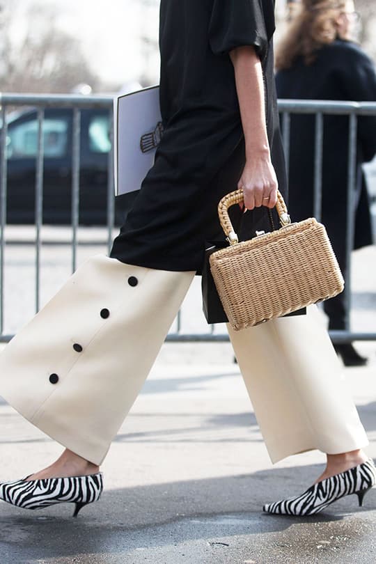 net bag and straw bag street style