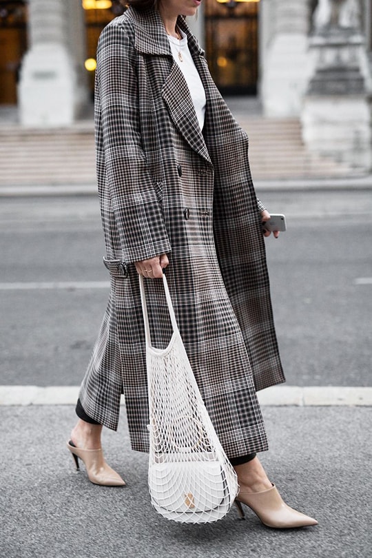 net bag and straw bag street style