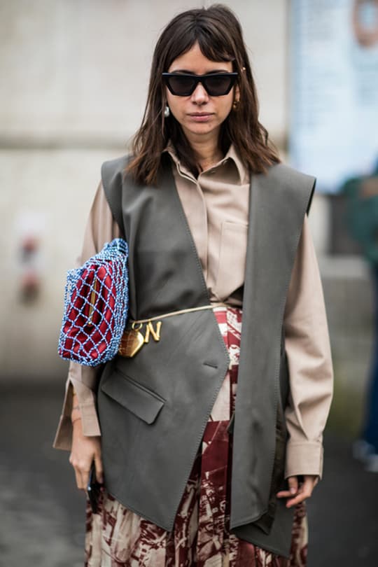 net bag and straw bag street style