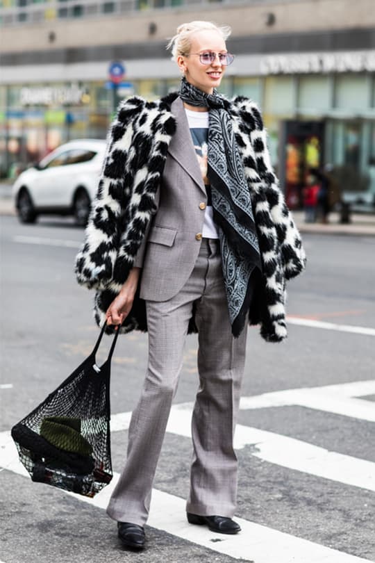 net bag and straw bag street style
