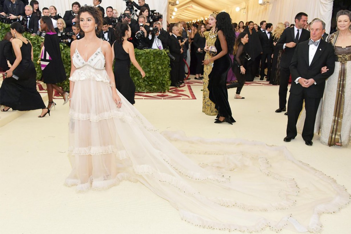 Selena Gomez got so tan in Met gala 2018