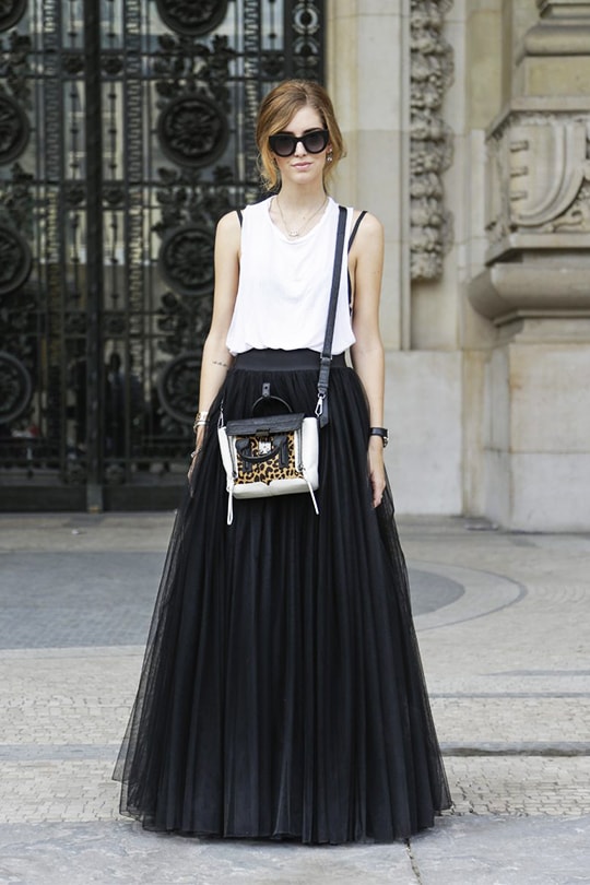 white tee summer street style-