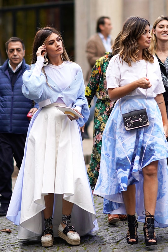 white tee summer street style-