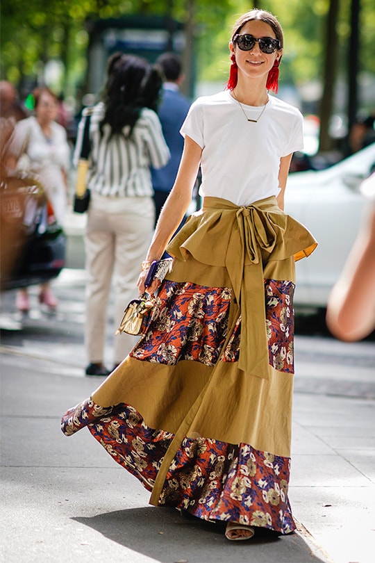 white tee summer street style-