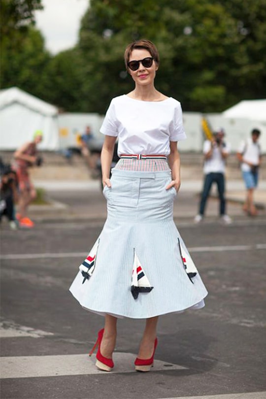 white tee summer street style-