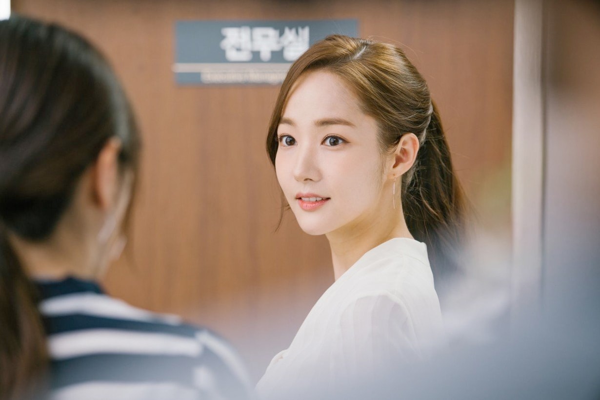 park min young whats wrong with secretary kim shiseido makeup products reveal