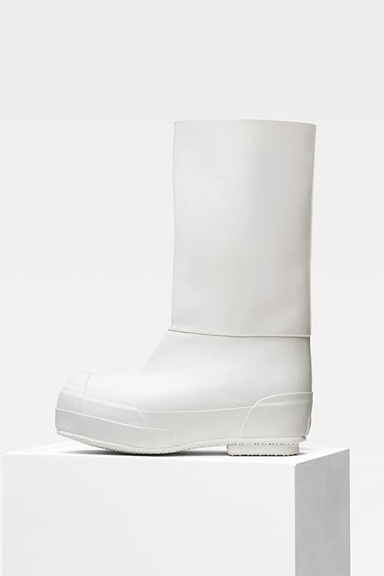 CELINE-PRE-FALL-2018-PHOEBE-PHILO-WHITE-SHOES