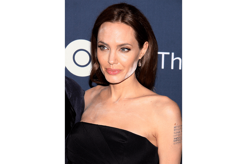 bad-celebrity-powder-flashback-makeup