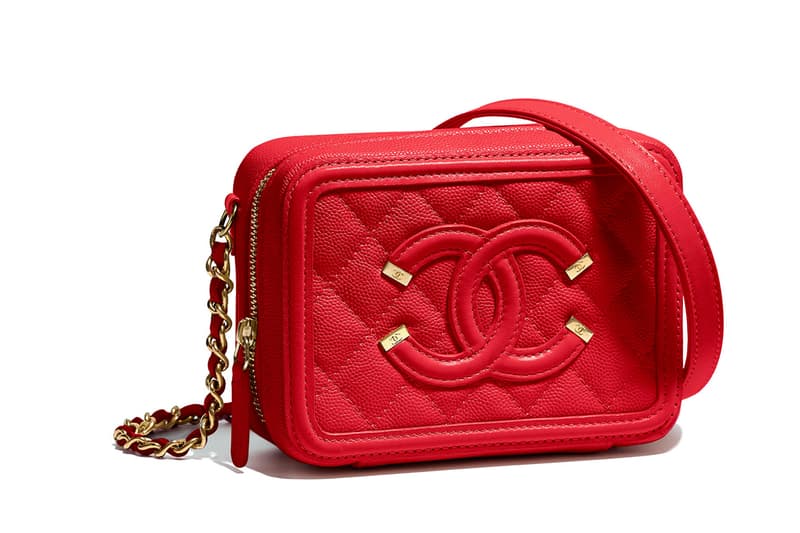 chanel-clutch-with-chain-ss-2018