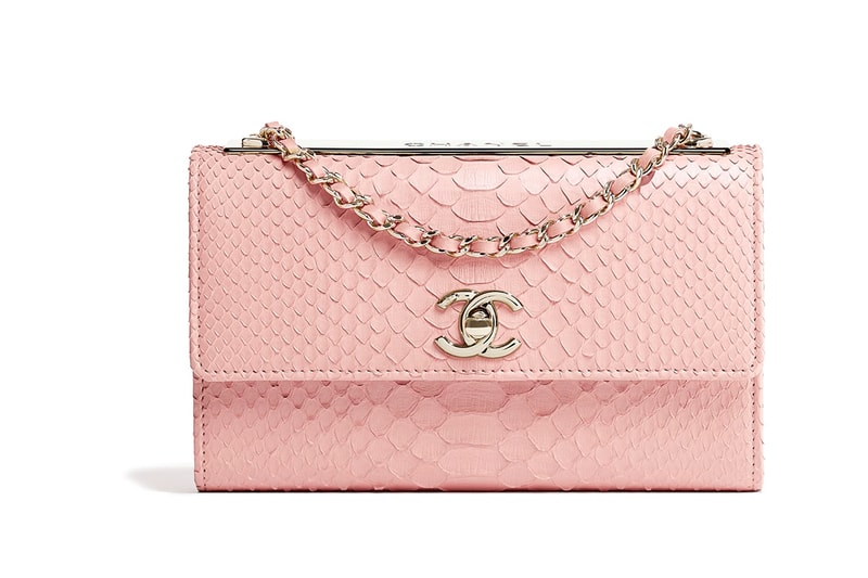 chanel-clutch-with-chain-ss-2018