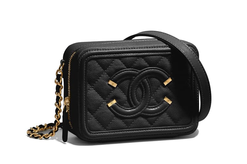 chanel-clutch-with-chain-ss-2018