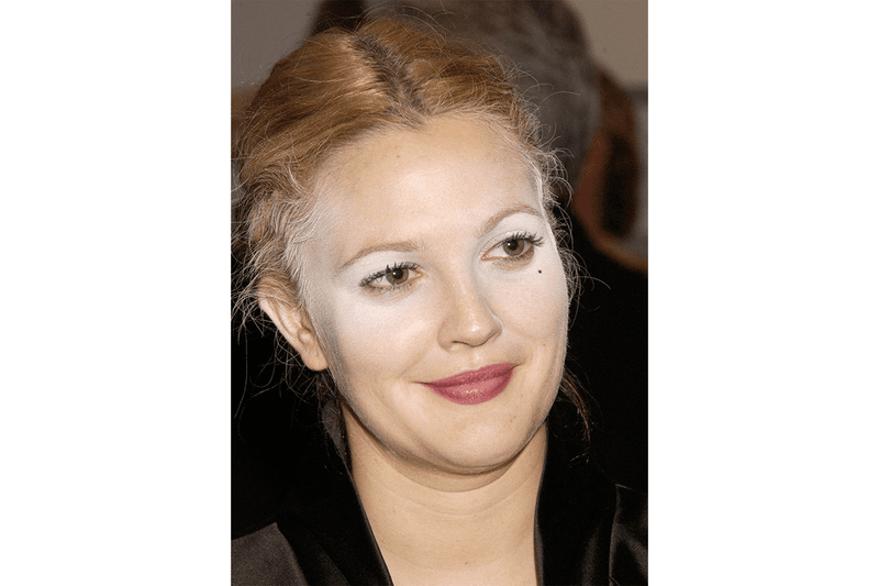 bad-celebrity-powder-flashback-makeup