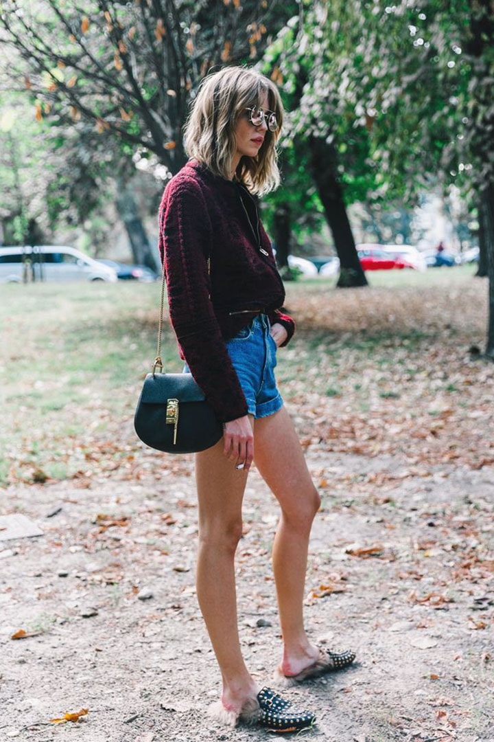 how to style denim shorts with shoes