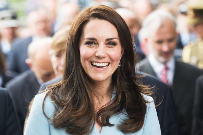 最親民王妃!因為 Kate Middleton,這條 $499 的 Zara 裙子即將會被搶光!