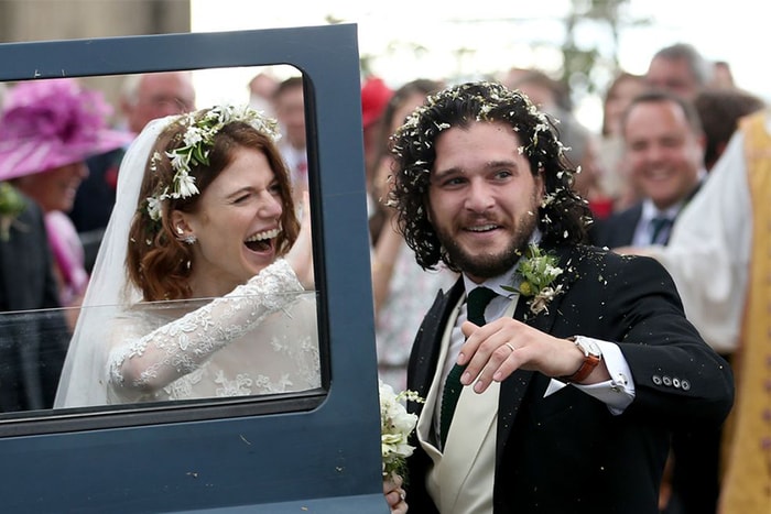 美得像童話！《Game of Thrones》Kit Harington 和 Rose Leslie 城堡婚禮細節！