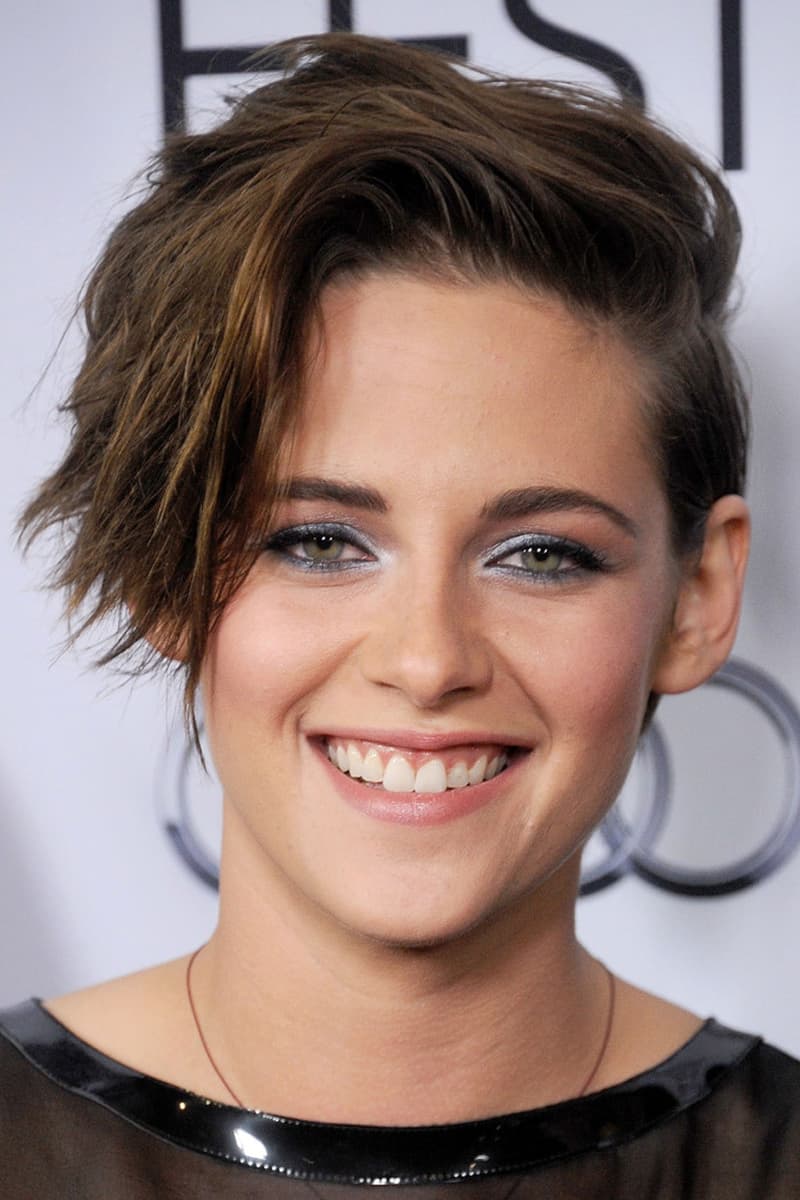 Kristen Stewart beauty evolution long curly hair short hair skin head smokey eyes makeup celebrities hairstyles