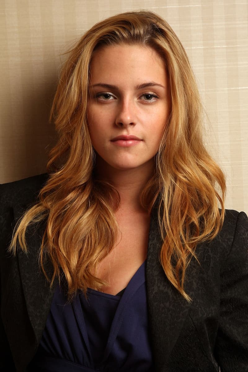 Kristen Stewart beauty evolution long curly hair short hair skin head smokey eyes makeup celebrities hairstyles
