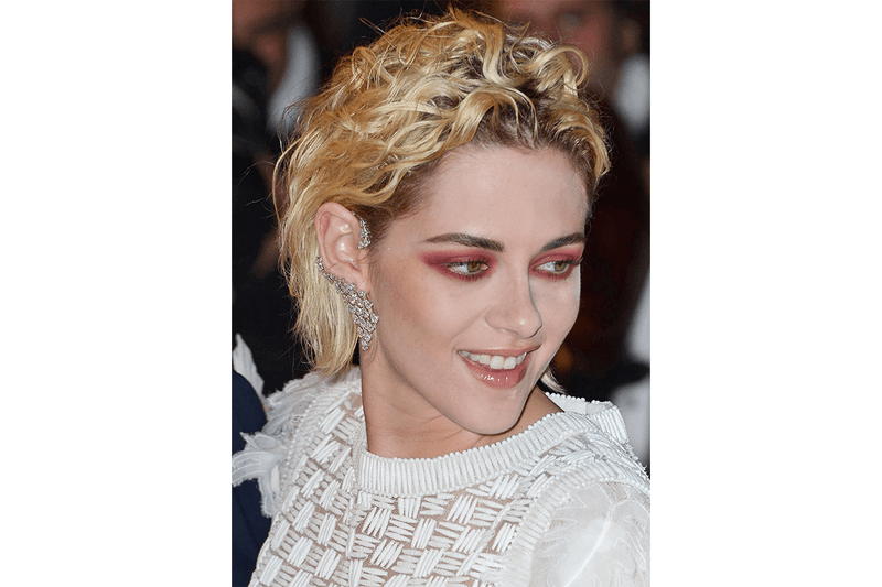 bad-celebrity-powder-flashback-makeup