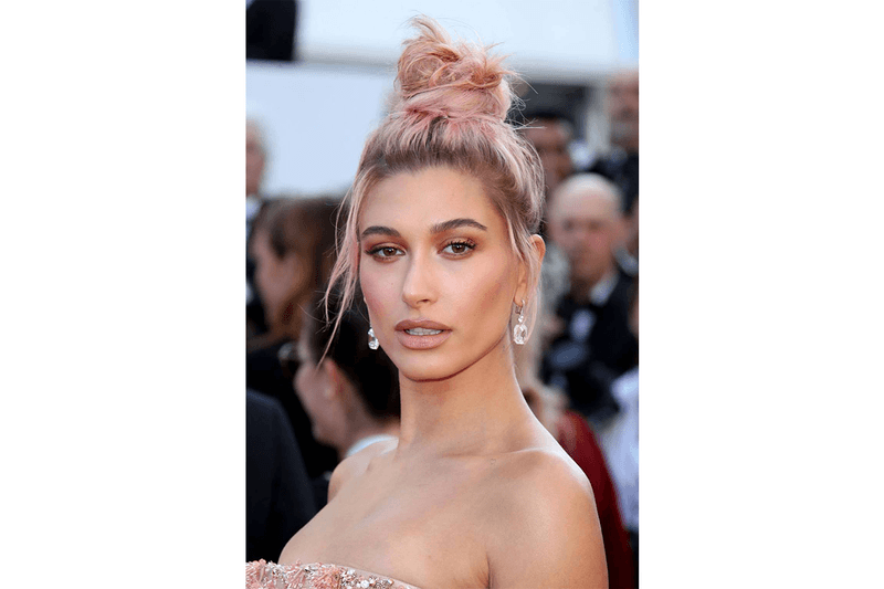 messy-buns-topknot-hairstyles