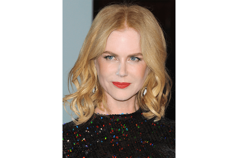 bad-celebrity-powder-flashback-makeup