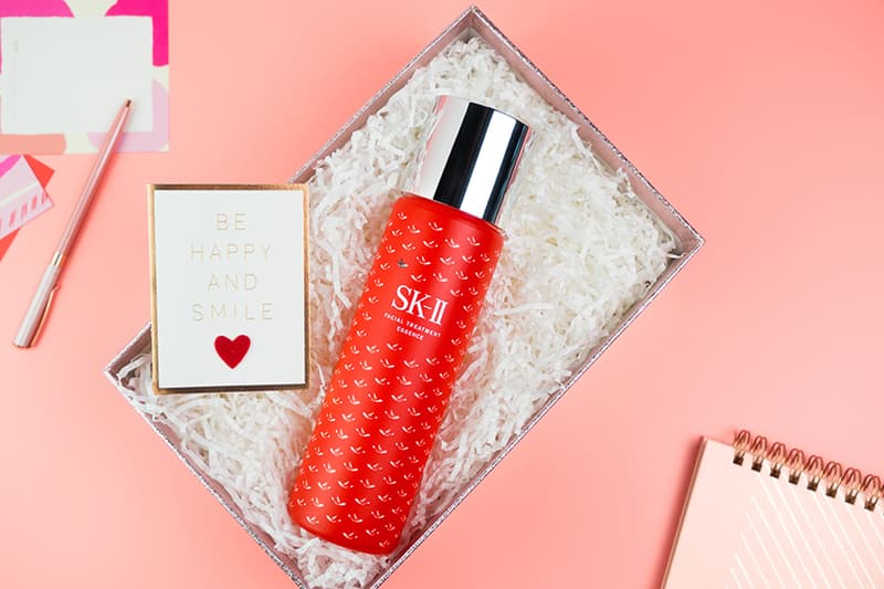 致一起追夢的她用SK-II 限量版 Little Red Symbol 神仙水以示感謝祝福彼此不忘初心