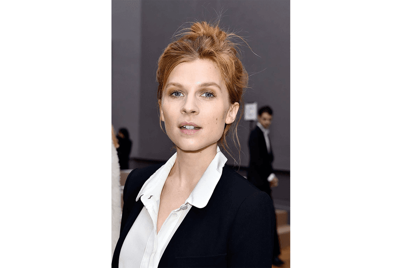 messy-buns-topknot-hairstyles