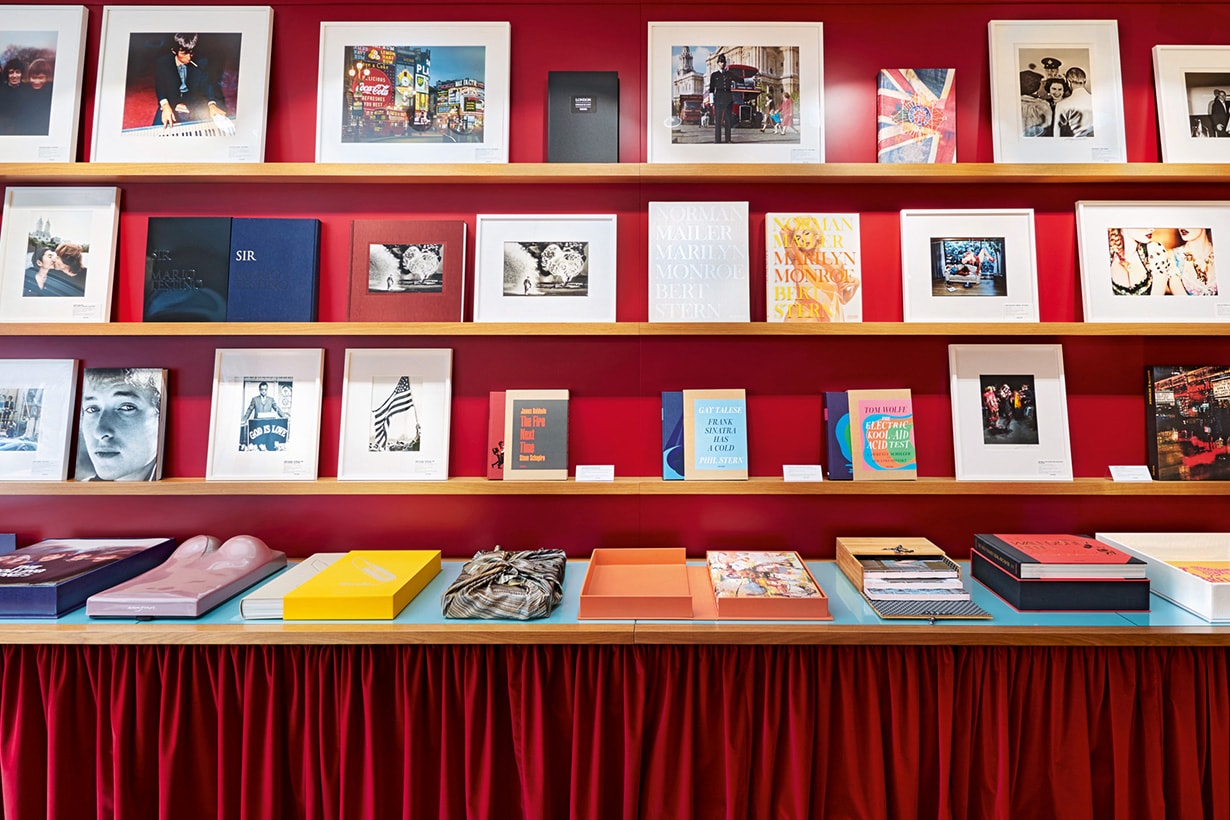 Tashcen Book Store Hong Kong
