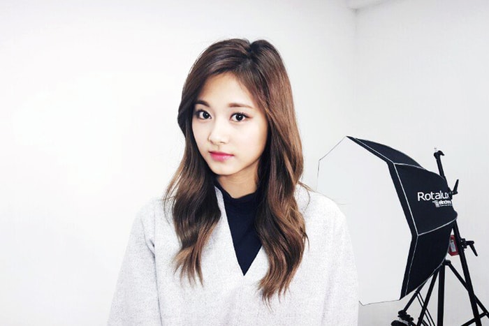 嫌波浪捲曲髮太普通?那就跟 Twice 子瑜換上韓式微捲曲髮吧!