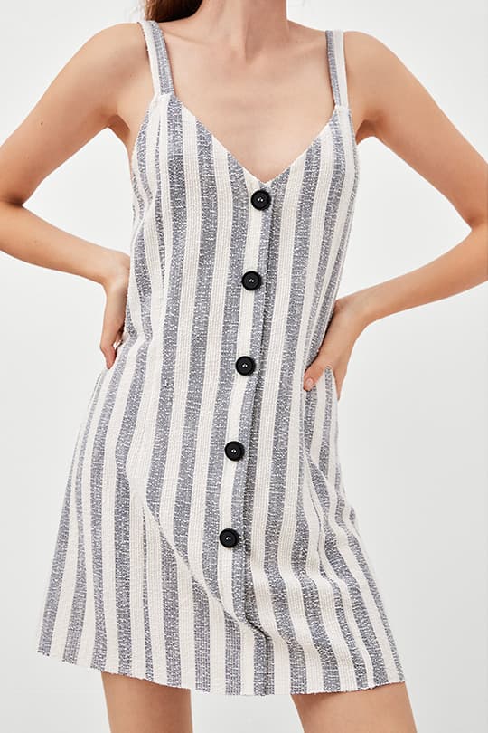 zara-summer-dress-trend-button-front dress