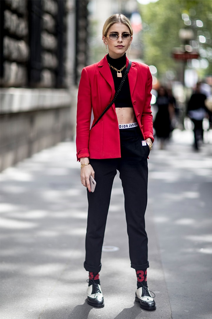 2019 Spring Men's Fashion Week Street Style Red Blazer