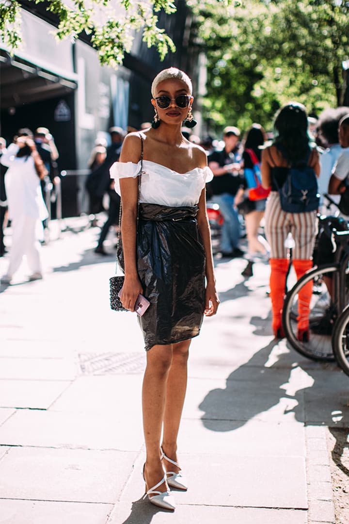 2019 Spring Men's Fashion Week Street Style Off Shoulders