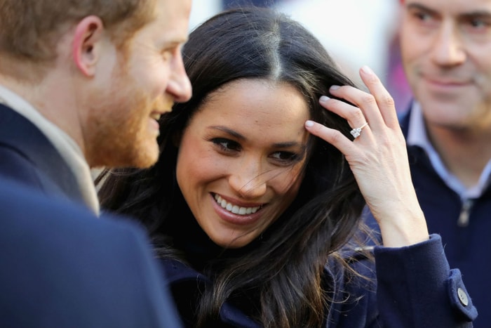 Meghan Markle 是在模仿英國口音嗎?一段對粉絲說話的影片意外引起爭論!