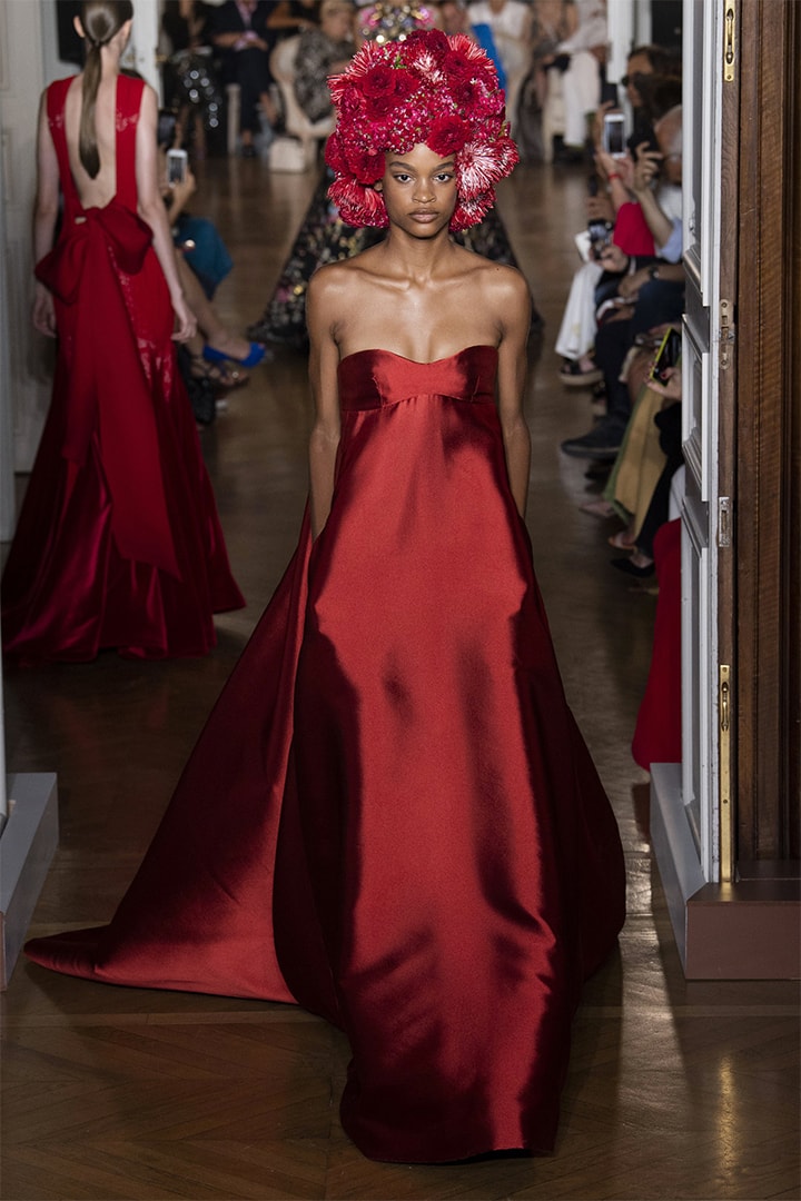 Valentino fall-2018-couture runway PFW