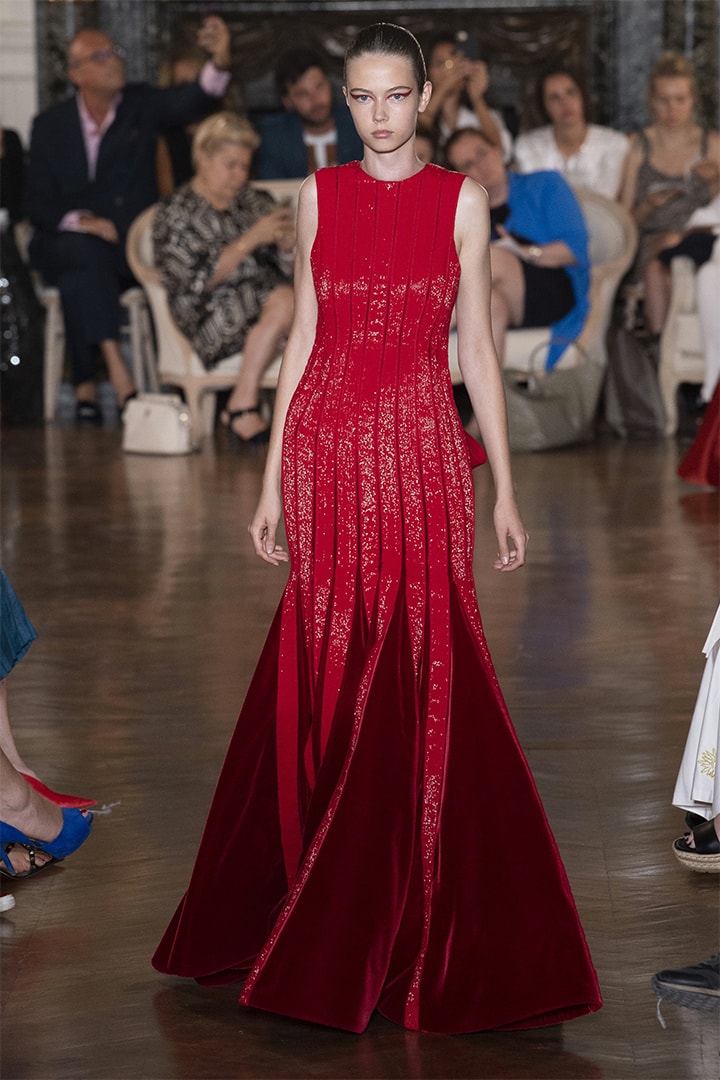 Valentino fall-2018-couture runway PFW