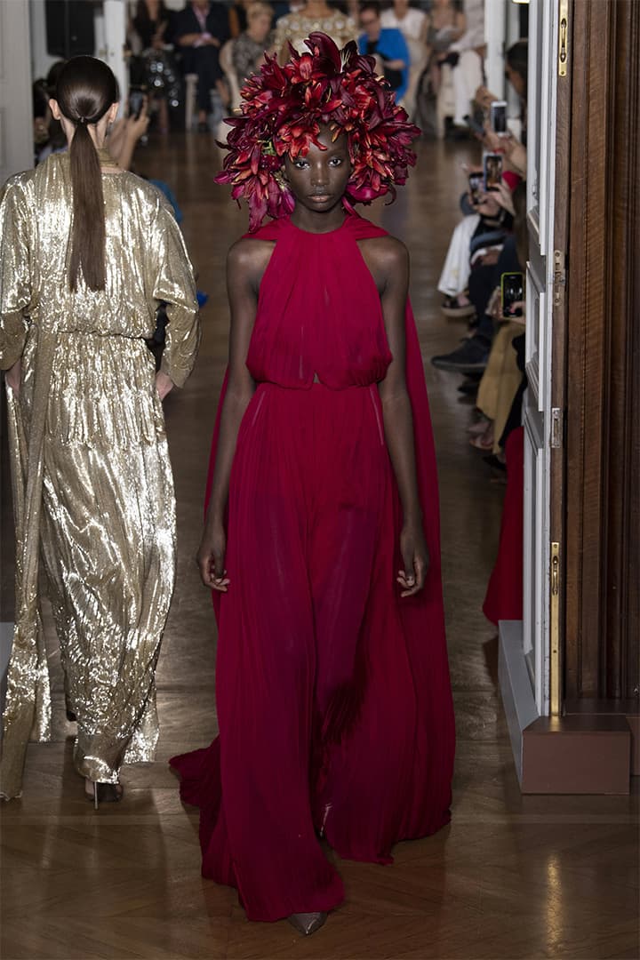 Valentino fall-2018-couture runway PFW