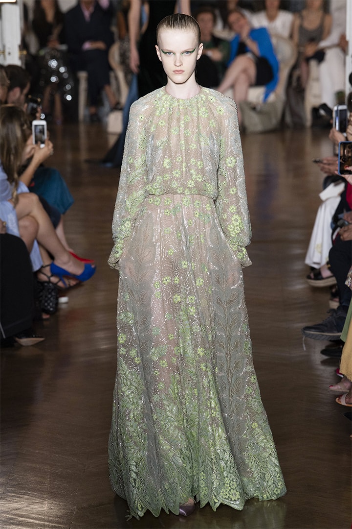Valentino fall-2018-couture runway PFW