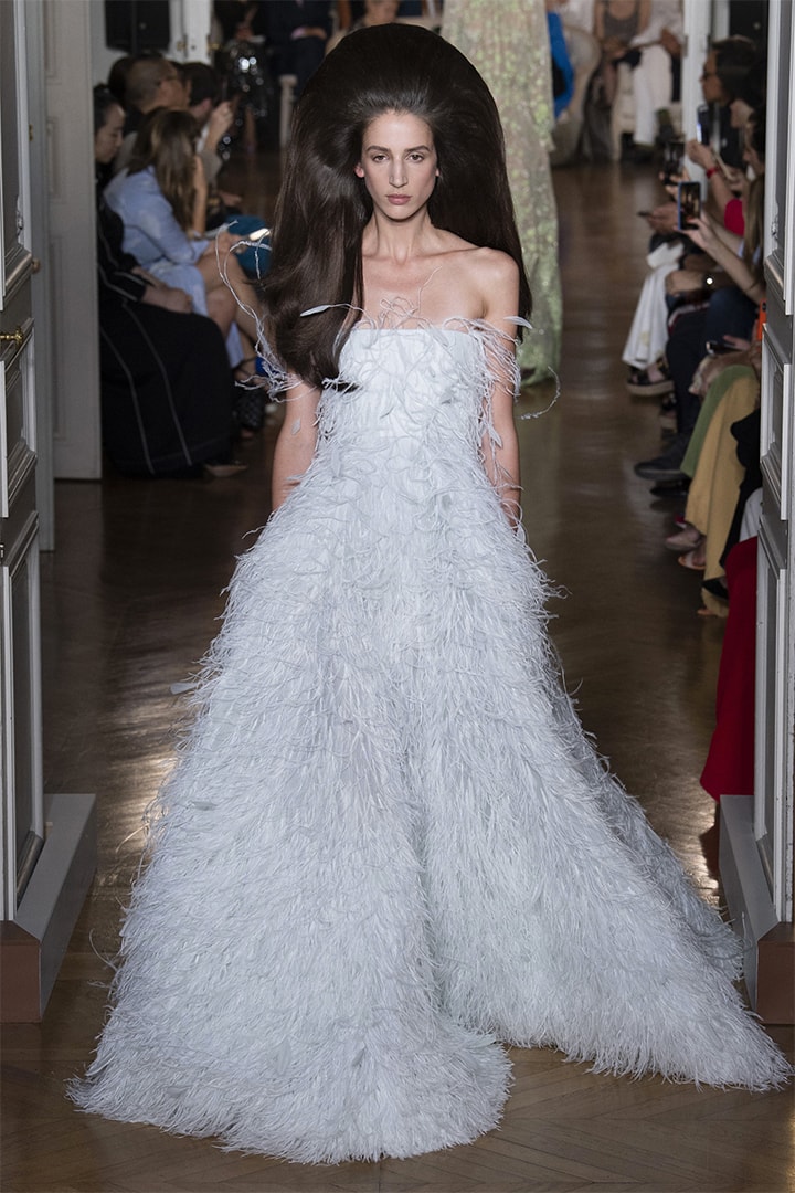 Valentino fall-2018-couture runway PFW
