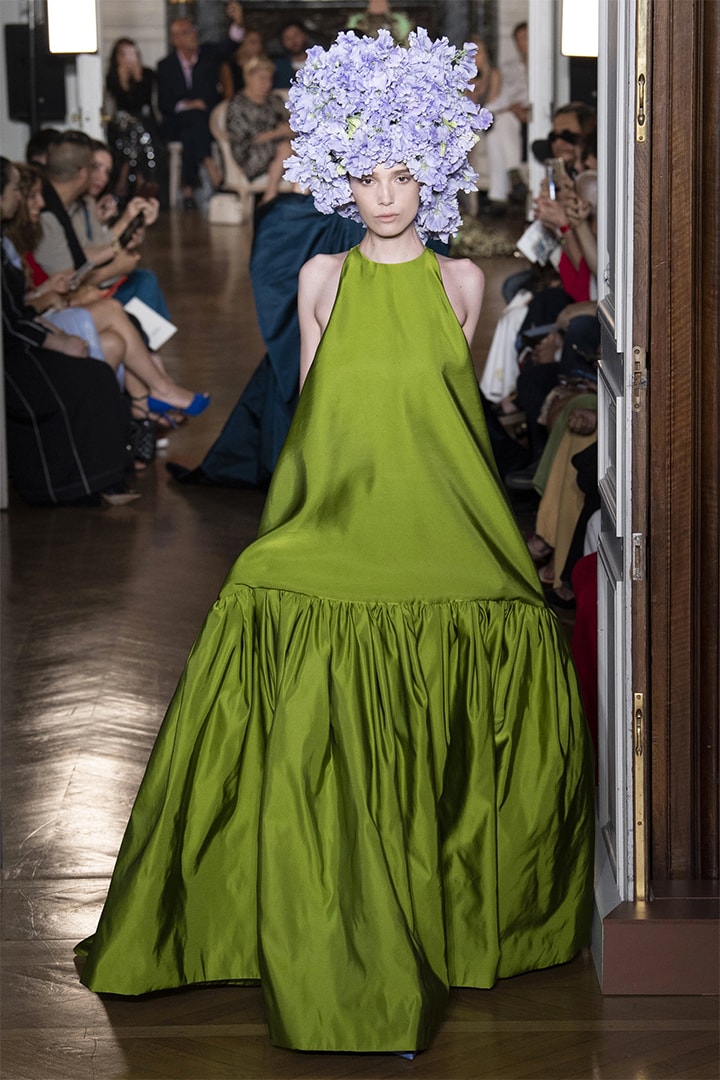 Valentino fall-2018-couture runway PFW