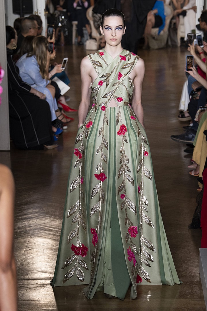 Valentino fall-2018-couture runway PFW