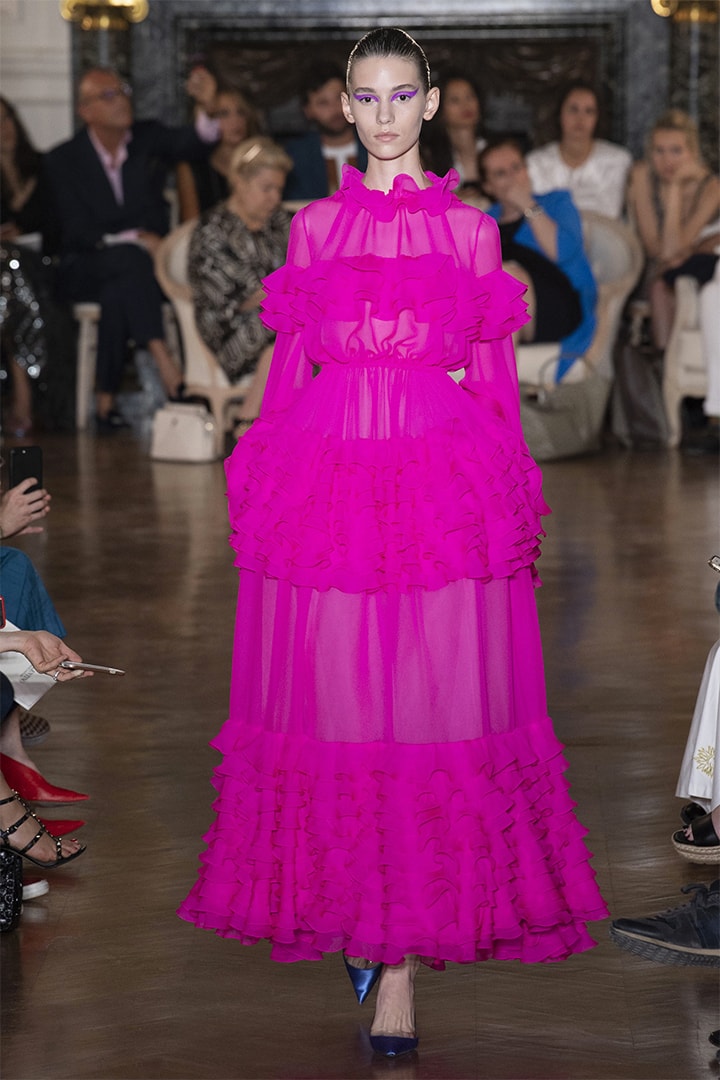 Valentino fall-2018-couture runway PFW