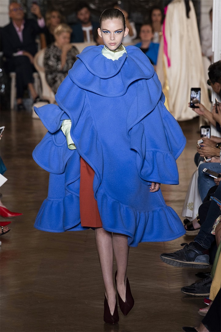 Valentino fall-2018-couture runway PFW